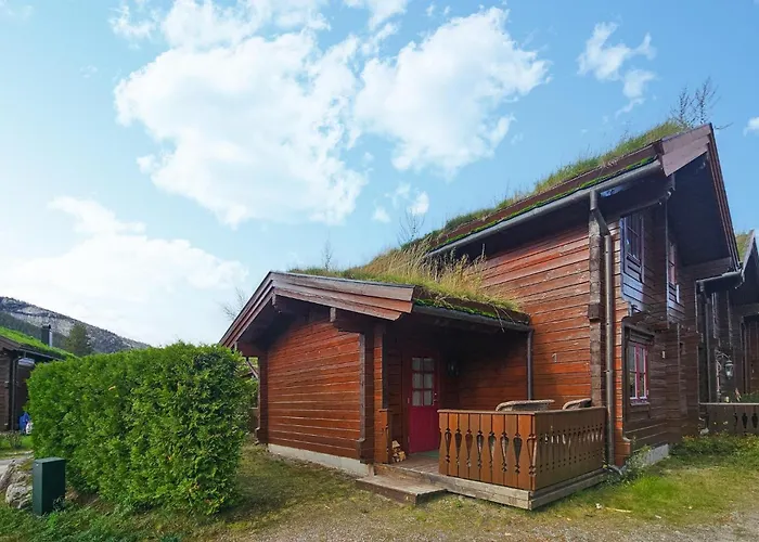Feriehus In With House A Mountain View